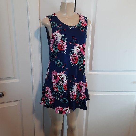 Dark Blue & Floral Print Sleeveless V Neck Tunic Top - Picture 8 of 12